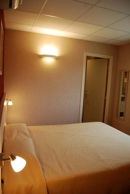 Le Logis De La Lys Hotel Aire-sur-la-Lys Room photo